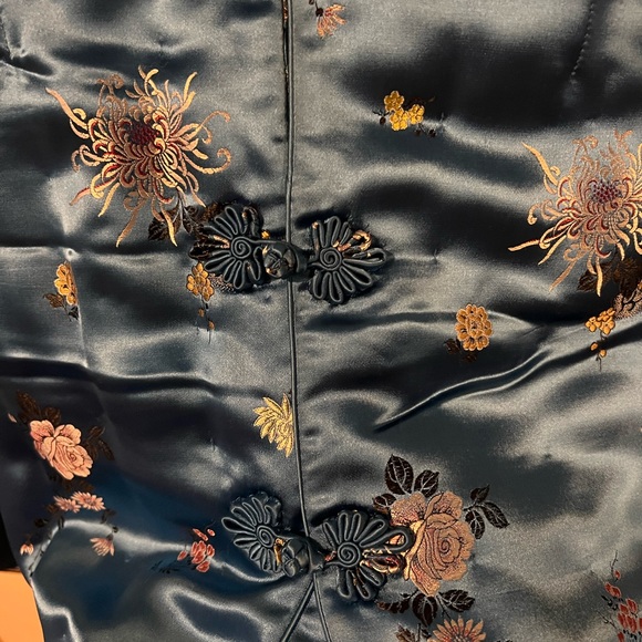 Gorgeous Vintage Silk Asian Jacket - Picture 2 of 4